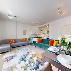 Centre - 2 Bed Apartment- Free Parking & Netflix Apartment Cardiff